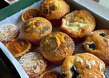 DoLy's Delectables Long Beach Bakeries image 1