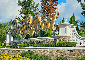 Dollywood Knoxville Amusement Parks image 1