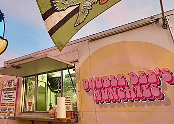 Double Dee's Munchies Double Dee's Munchies - Cape Coral, FL Food Trucks - Takeaway Counter Image