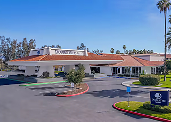 DoubleTree by Hilton Hotel Bakersfield DoubleTree by Hilton Hotel Bakersfield - Bakersfield, CA Hotels - Hotel Exterior Image