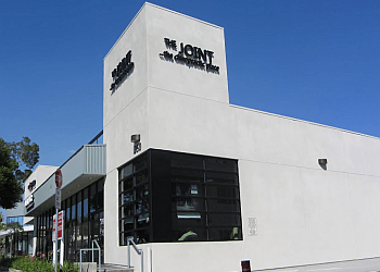 Glendale Chiropractors Dr. Andrew Haig, DC - THE JOINT CHIROPRACTIC-GLENDALE NORTH