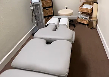 West Palm Beach Chiropractors Dr. Brian J Matthews, DC - MATTHEWS CHIROPRACTIC, ACUPUNCTURE + REHABILITATION