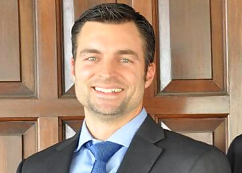 Dr. Chad Walker, DC - BENNINGFIELD & ASSOCIATES CHIROPRACTIC REHABILITATION CENTER Dr. Chad Walker, DC - Peoria, IL Chiropractors - Doctor Portrait Image