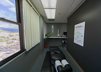 Honolulu Chiropractors Dr. Damian Smith, DC - HONOLULU PAIN RELIEF CENTER