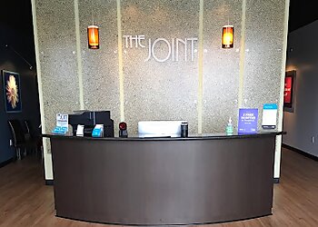 Long Beach Chiropractors Dr. Dominique Francke, DC - THE JOINT CHIROPRACTIC LONG BEACH