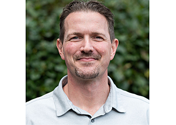 Dr. Josh Oncken, DC - SOUTH BELLEVUE CHIROPRACTIC Dr. Josh Oncken, DC - Bellevue, WA Chiropractors - Doctor Portrait Image