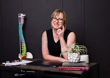 Phoenix Chiropractors Dr. Katherine Iacuone, DC - DESERT VALLEY CHIROPRACTIC