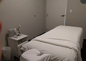 Sterling Heights Chiropractors Dr. Lauren Gomes, DC - MODERN FAMILY CHIROPRACTIC