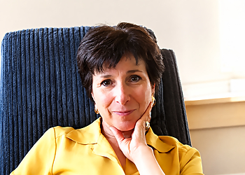 Dr. Linda Polo, Ph.D. - Denton, TX Psychologists - Doctor Portrait Image
