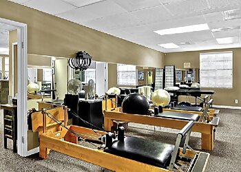 Costa Mesa Chiropractors Dr. Lou Rice, DC - ATLAS CHIROPRACTIC AND WELLNESS CENTER