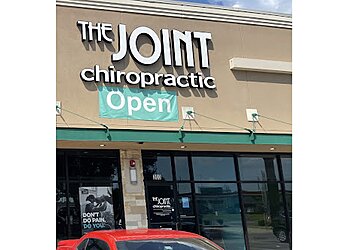 Beaumont Chiropractors Dr. Michelle Velez, DC - THE JOINT CHIROPRACTIC BEAUMONT