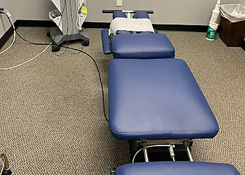 Simi Valley Chiropractors Dr. Peter Silecchio, DC - SIMI CHIROPRACTIC HEALTH CENTER