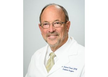 Dr. Robert Yant, DPM Dr. Robert Yant, DPM