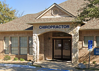 Denton Chiropractors Dr. Vince Baugher, DC - THE SPINAL DECOMPRESSION & CHIROPRACTIC CENTER