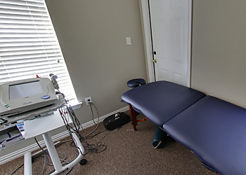 Denton Chiropractors Dr. Vince Baugher, DC - THE SPINAL DECOMPRESSION & CHIROPRACTIC CENTER