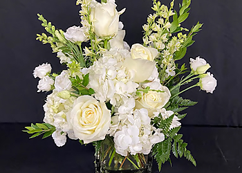 Ed Smith Flowers & Gifts - Dayton, OH Florists - Floral Arrangement Image
