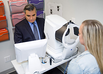 Des Moines Eye Doctors Ejaz Husain, MD, FACS - ASSOCIATED OPHTHALMOLOGIST