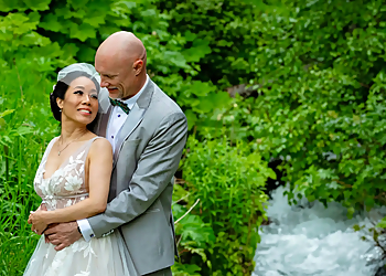 Anchorage Wedding Photographers Elegant Light Studio