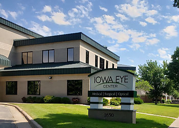 Cedar Rapids Eye Doctors Elizabeth Gauger, MD - IOWA EYE CENTER