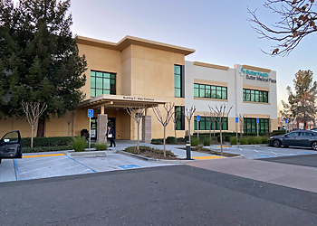 Elk Grove Gynecologists Elizabeth Gonzalez, MD - SUTTER MEDICAL CENTER