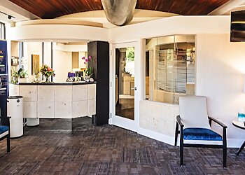 Austin Dentists Elyse Barron, DDS - 12 OAKS DENTAL