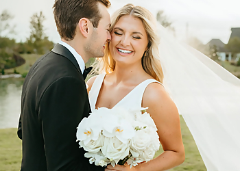 Tulsa Wedding Photographers Emily Steward Photography