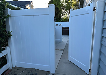Newport Beach Fencing Contractors Ergeon