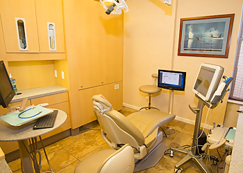 St Louis Dentists Eric J. Aubert, DMD - FOREST PARK DENTAL