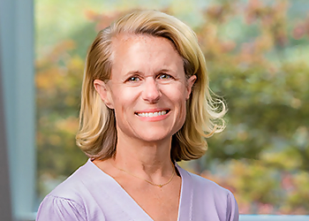 Erin W. Loucks, MD - Omaha, NE Pediatricians - Doctor Portrait Image