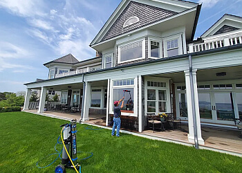 EverClear Window Cleaning & Pressure Washing - Stamford, CT Window Cleaners - Residential Service Image