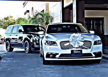 Laredo Limo Service Evolve luxury rides