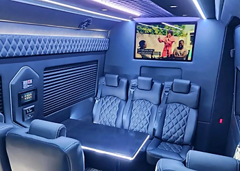 Santa Clarita Limo Service Exclusive Sedan Service