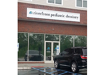 Paterson Kids Dentists Eyal Simchi , DMD - RIVERFRONT PEDIATRIC DENTISTRY