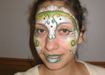 Face Me-Up by Velarde Pomona Face Painting
