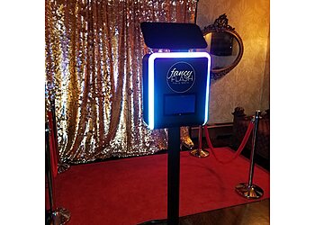 Detroit Photo Booth Companies Fancy Flash Photo Booth