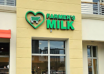 Hollywood Cakes Farmer's Milk