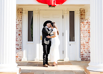 Feli Photography - Aurora, IL Wedding Photographers - Service Highlights