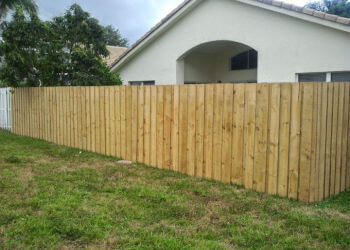 West Palm Beach fencing contractor Fence Crafters, Inc.