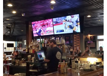 3 Best Sports Bars in Sacramento, CA - Expert Recommendations