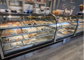 Fiene's Bakery - Naperville, IL Cakes - Restaurant Interior Image