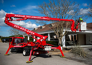 Finch’s Tree Service - Mobile, AL Tree Services - Service Vehicle Image