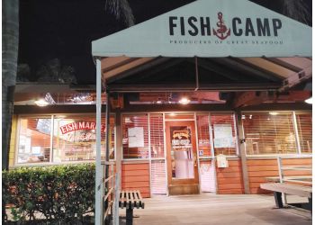 3 Best Seafood Restaurants In Huntington Beach Ca Threebestrated Huntington Beach Seafood Restaurant Fish Camp