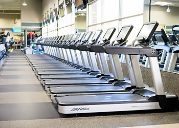 Fitness 19 Oceanside Oceanside Gyms image 1
