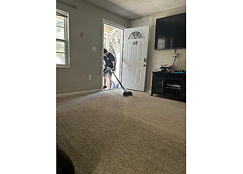 Florida Top Notch Services LLC - Gainesville, FL Carpet Cleaners - Field Work Image