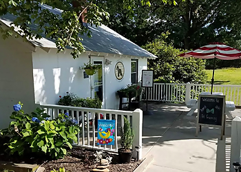 Forest Oaks Pet Grooming - Greensboro, NC Pet Grooming - Business Exterior Image