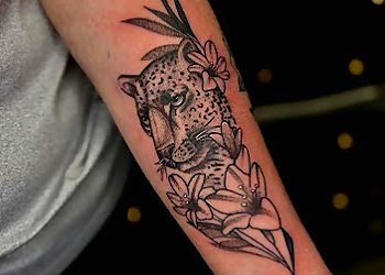 Forever Family Ink - Peoria, IL Tattoo Shops