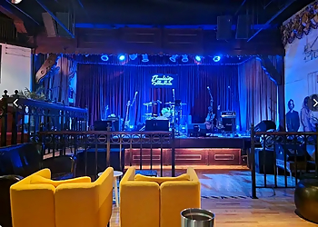 Naperville Night Clubs Frankies Blue Room