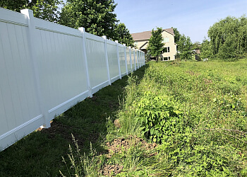 3 Best Fencing Contractors in Des Moines, IA - Expert Recommendations