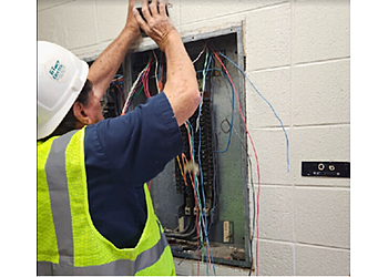 GT Electric - Tallahassee, FL Electricians - Outdoor Work Image