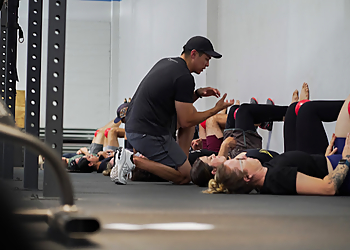 Gary Chen, PT, DPT, OCS, CSCS - LONGEVITY & PERFORMANCE INSTITUTE - Fullerton, CA Physical Therapists - Doctor With Patient Image